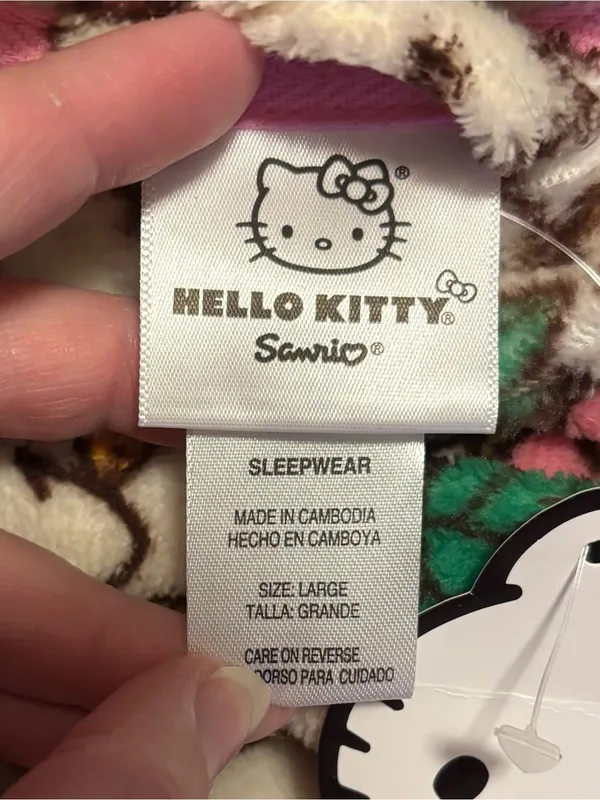 NWT Hello Kitty Hello Fall Plush Robe sz L - Image 3