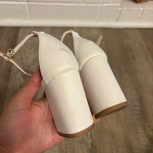 Lulus white block heels - Image 4