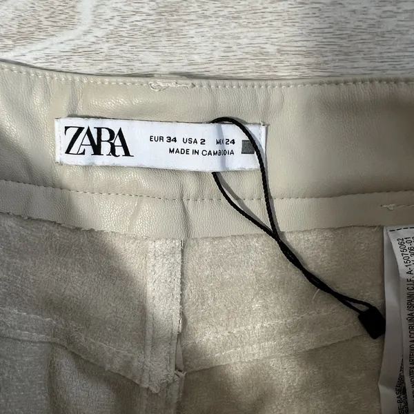 Zara Women's Size 2 Slim Mom Fit Faux Leather Pants Cream‎ Super Soft High Rise - Image 8