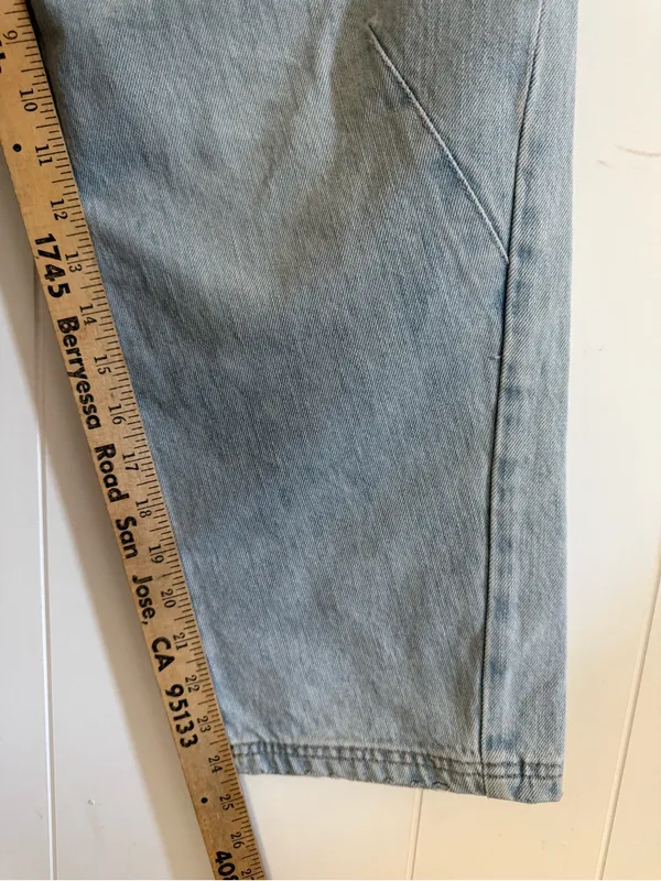 Zara Cropped Mid Waist Relaxes Fit Wide Leg Barrel - Image 4