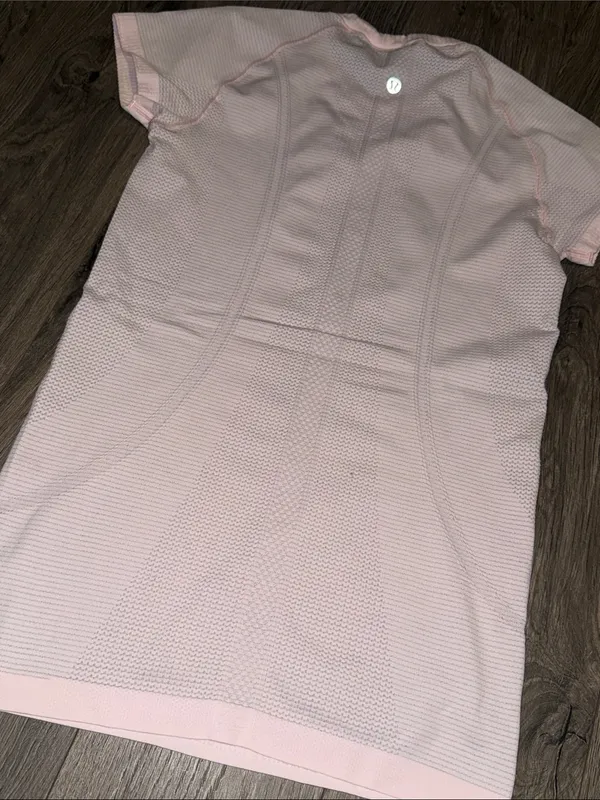 lululemon athletica Pale Pink Short Sleeve Seamless Tee swiftly size 6 - Image 2