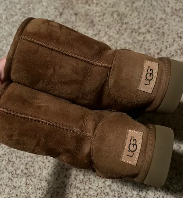 UGG Boots Classic - Image 3