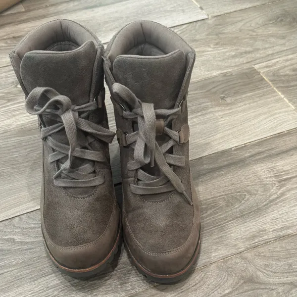 UGG Kriston Waterproof Wedge Ankle Boots Brown Suede Women’s Size 8 - Image 5