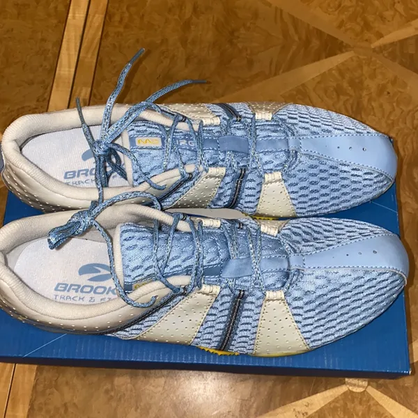 New!! Brooks Surge MD Track & Field Spike Shoes Women’s Size 11 - Image 3