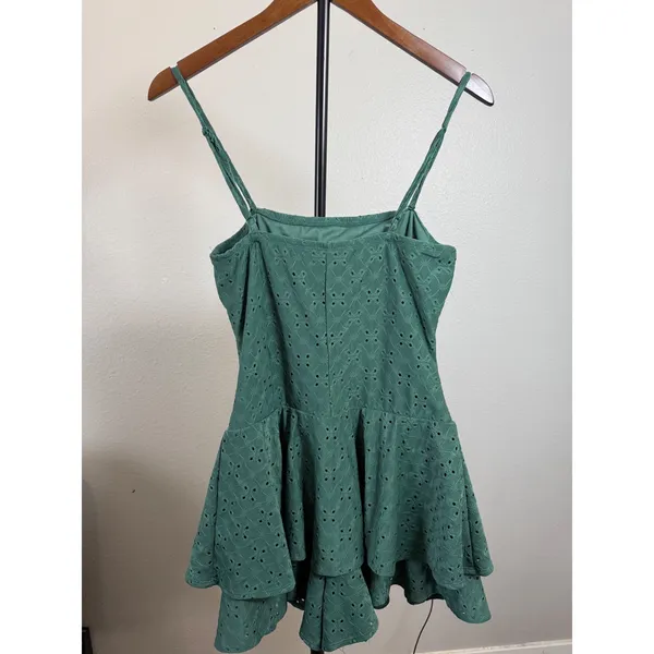 Heart & Heels Green Eyelet Tiered Ruffle Romper Size Large Sleeveless Boho - Image 5