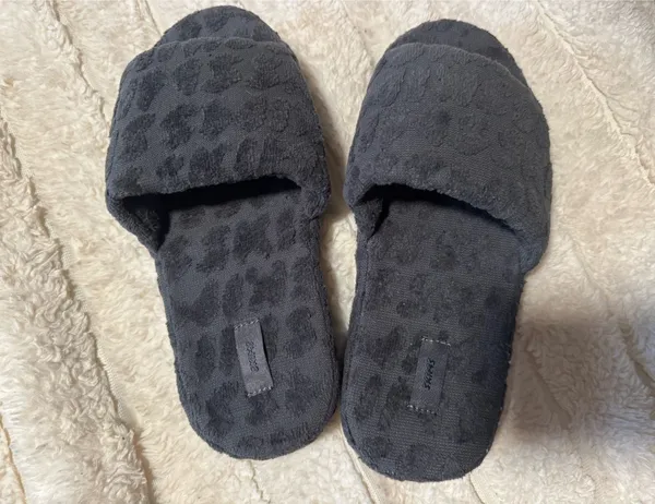 Skims charcoal grey spa Terry slippers - Image 2