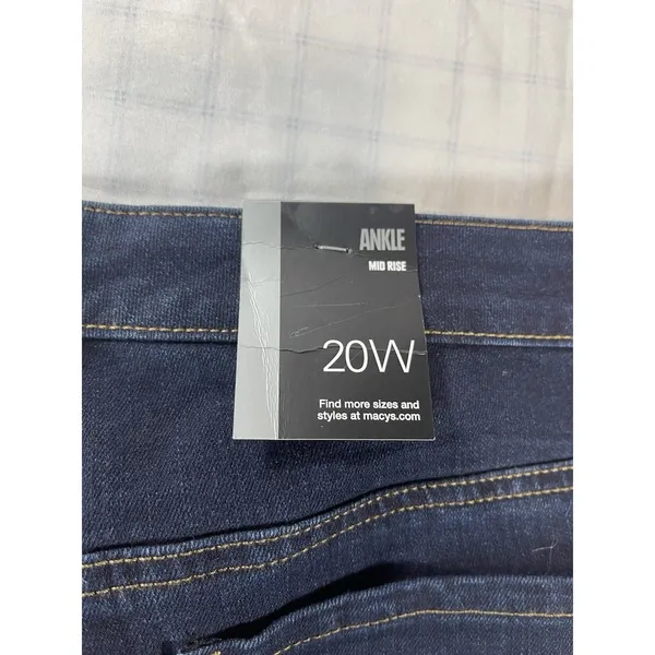 NWT Style & Co. Mid-Rise Ankle Jeans - Women's Plus 20W - Dark Wash - Image 13