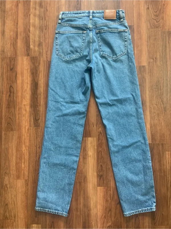 Faherty Women’s Organic Cotton Light Blue Straight Jeans Classic Fit 26 Lakewood - Image 3