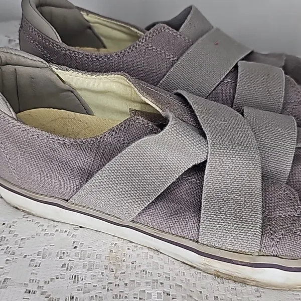 Keen Elsa III Gore canvas gray elastic slip on walking comfy shoes sz 8 - Image 2