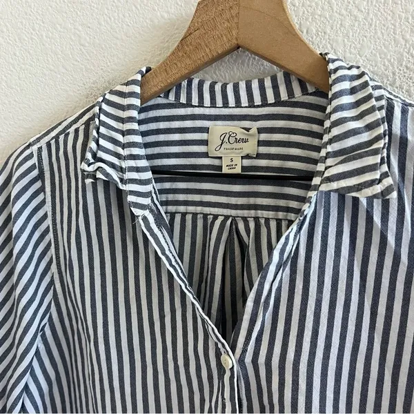 J Crew Short-Sleeve Button-Up Shirt in Stripe Style G7496 Small - Image 3