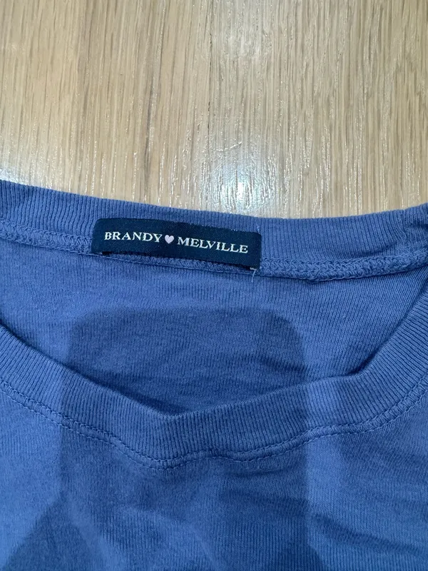 Brandy Melville Short Sleeve Top - Image 3