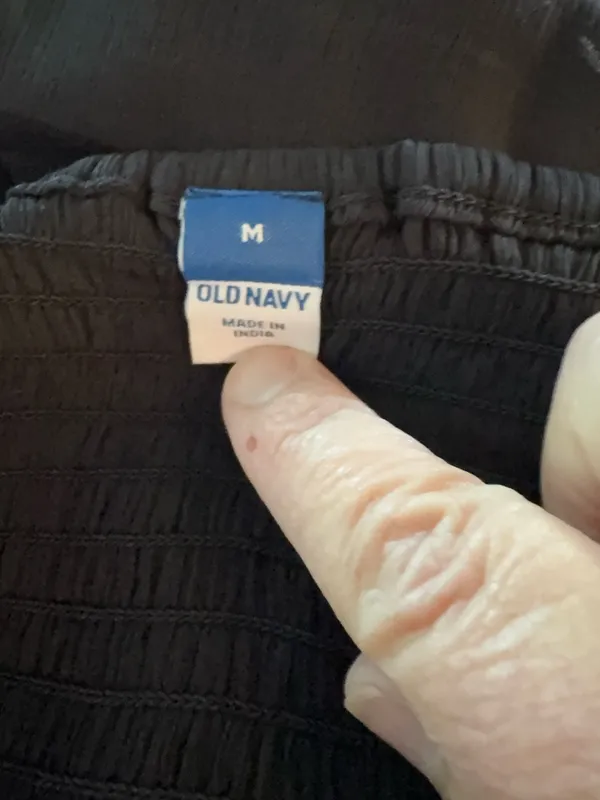 Old Navy Gap size medium spaghetti strap black top - Image 7