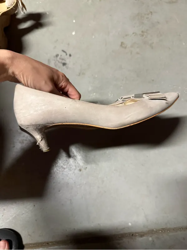 Coach Astor Women's Beige Pointed Toe Leather Heels Size 7.5 - Image 3
