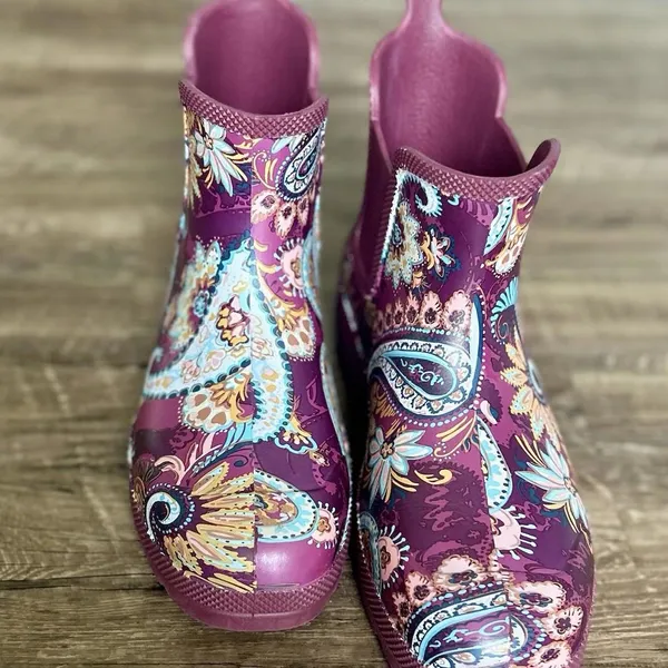 Vera Bradley Size 9 Rain Boots By Totes Carson Maroon Paisley Waterproof - Image 3