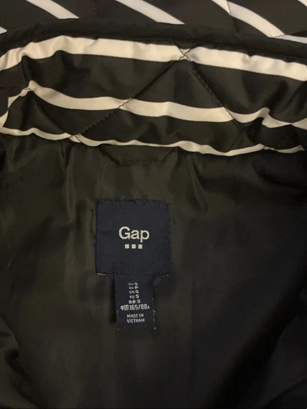 GAP Striped Quilted Puffer Vest Size Small - Image 3