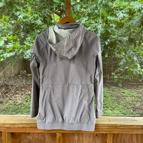 The North Face Women's Grey Hooded Rain Jacket Size S - Image 2