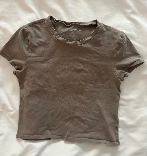 Abercrombie Soft A&F Baby Tee - Image 2