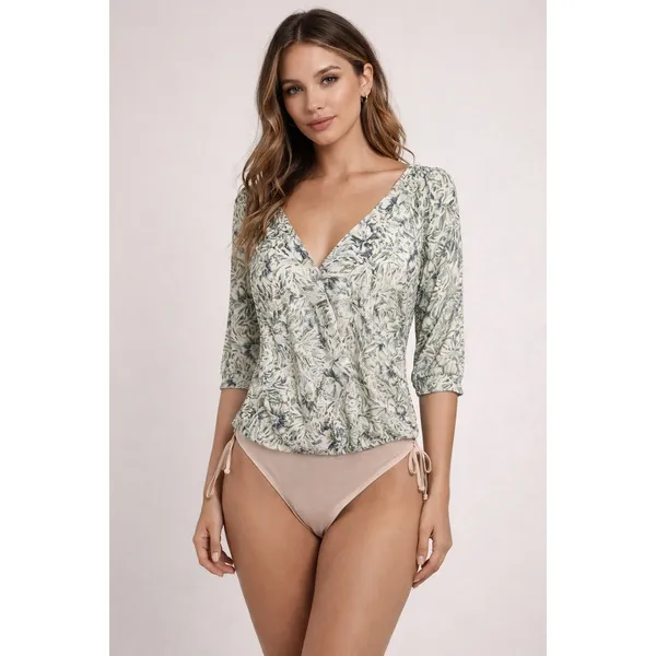 ASTR THE LABEL Surplice Faux Wrap Floral Bodysuit in Size XL - Image 2