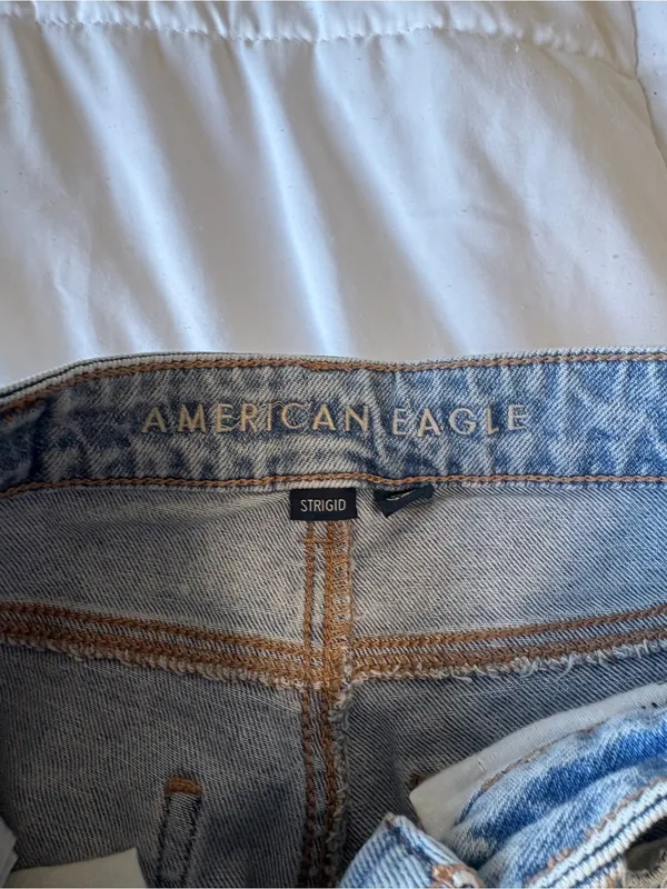 American Eagle Strigid Mom Jeans Size 00 Light Wash Ripped - Image 2