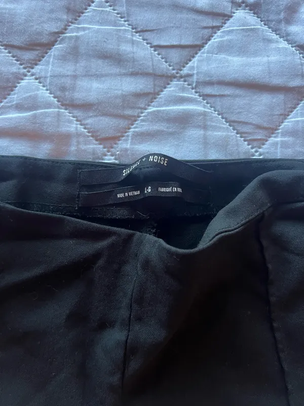 Silence + Noise Black micro shorts - Image 2