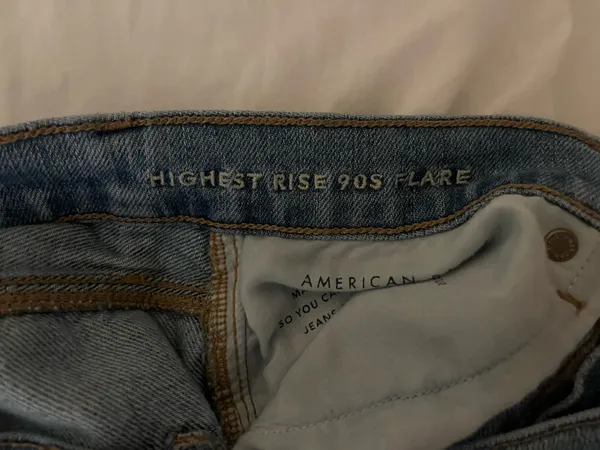 American Eagle High-Rise 90s Flare Jeans - Image 5