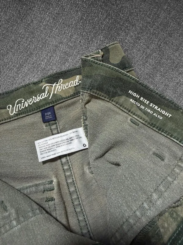 Universal Thread High Rise Straight Camo Pants Women’s Size 2/26 - Image 4
