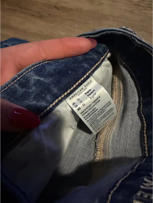 American Eagle Jeans - Image 4