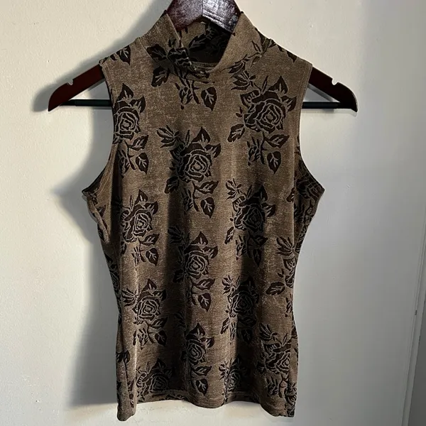 Baranda Vintage Shimmer Floral Sleeveless Mock Neck Top - Image 5