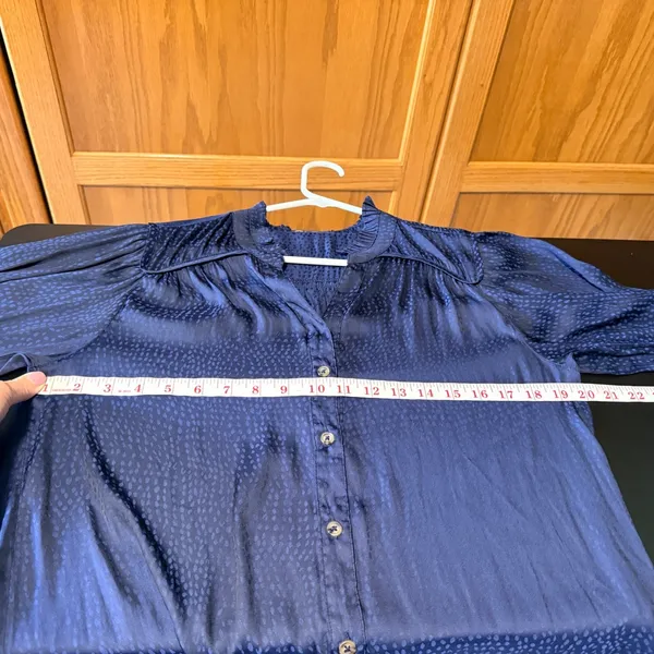 Democracy Navy Blue, contrast color Button‎ Front Blouse Small, Fits Medium - Image 6
