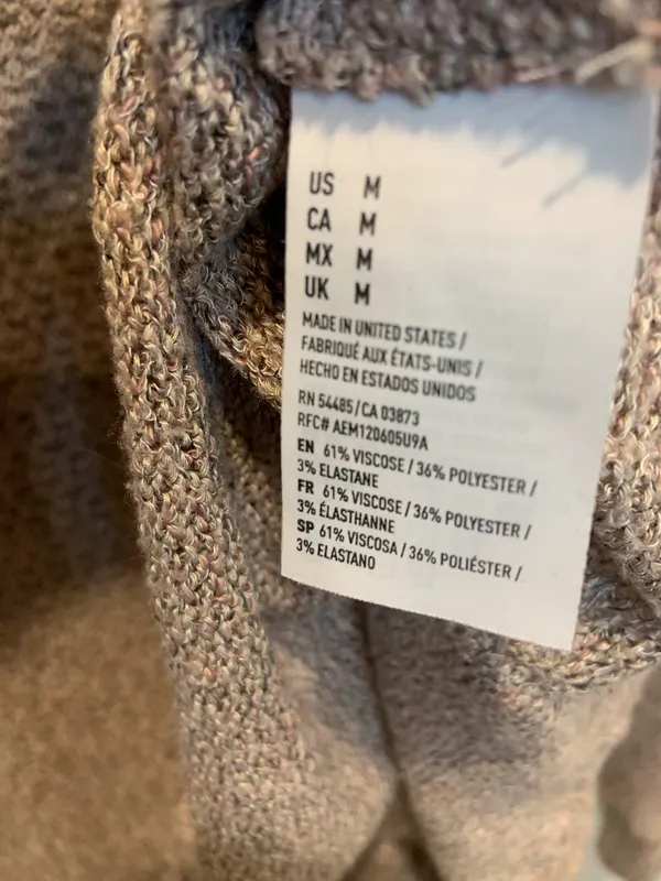 Women's American Eagle Outfitters V Neck Soft Knit Pullover Sweater Tan Size M Good Pre-Owned Condition Features Women's American Eagle Outfitters V Neck Soft Knit Pullover Sweater. #softknit #spring #summer - Image 7