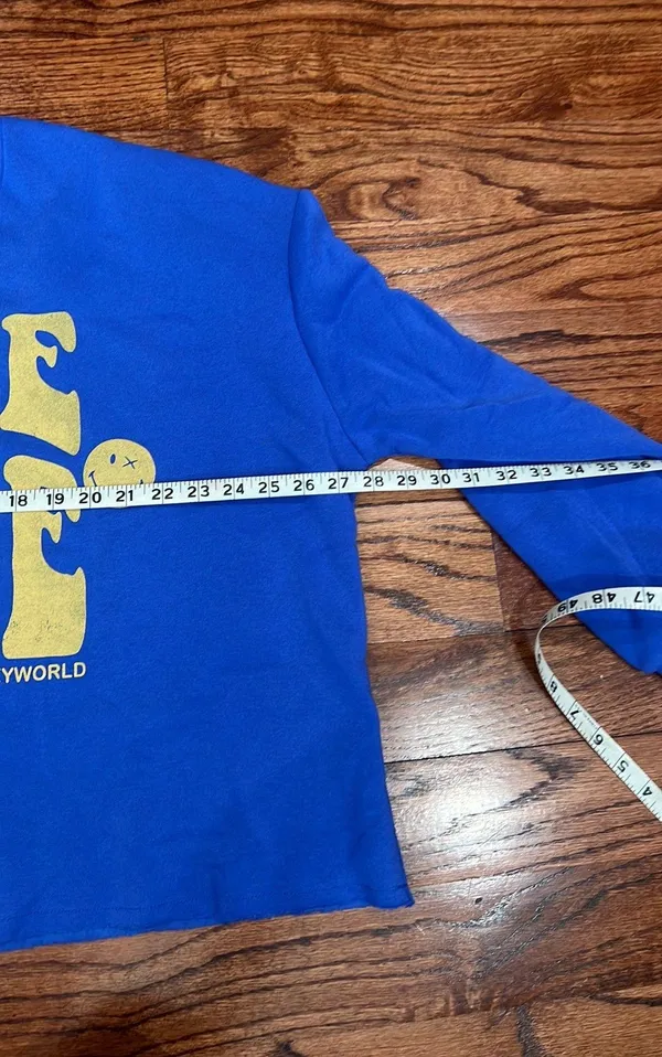 Smiley World Sweatshirt - Image 4