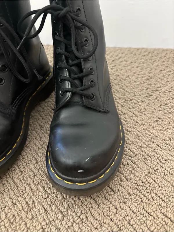 Dr. Martens 1460 Smooth Leather Lace-Up Boots in black - Image 3