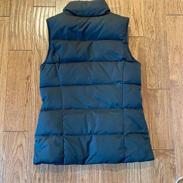 Gap goose down full black puffer vest size xs - Image 8