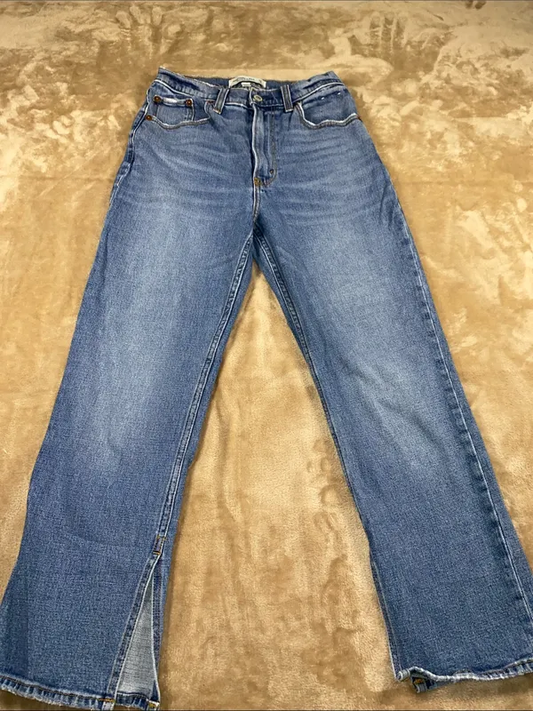 Abercrombie & Fitch High Rise Straight-Leg Medium Blue Jeans with slits - Image 3