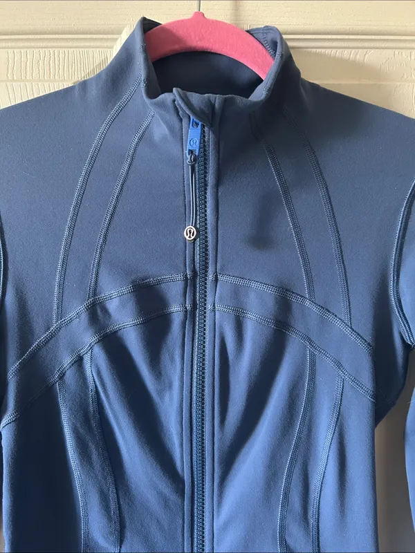 Lululemon Womens Full Zip Define‎ Luon Jacket Size 4 in Blue - Image 8