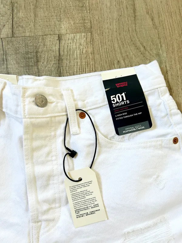 Levi's 501 Premium Collection white shorts size 27. - Image 3
