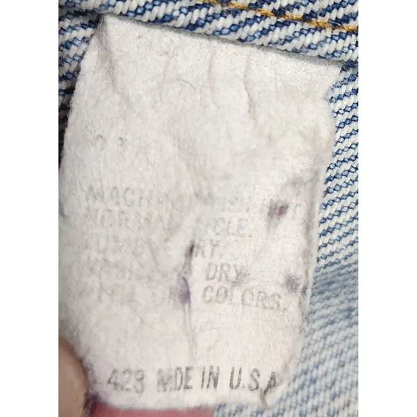 Vtg Levi's Denim Trucker Jacket Classic Fit Light Wash‎ Jean 40 Made in USA - Image 6