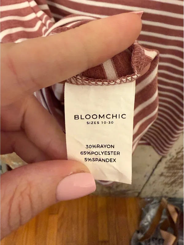Bloomchic Red and White Striped Short Sleeve Tee size 12 NWOT - Image 5