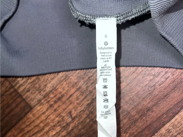 lululemon athletica grey Ruched Hem Leggings cropped size 6 - Image 4