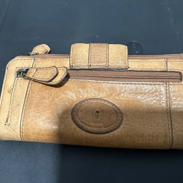 Fossil Tan Leather Accent - Image 10