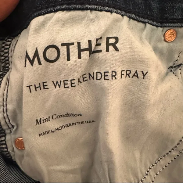 Mother Denim The Weekender Fray Wash: Mint Condition Size 30 - Image 5