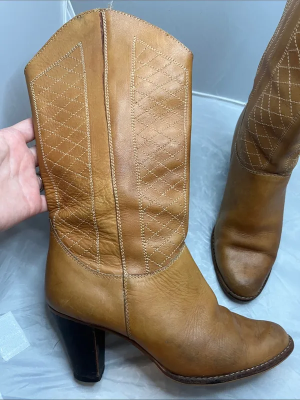 Women's 80s Vintage Tan Leather Mid-Calf Heeled Western Boots - Size 7B - Image 10
