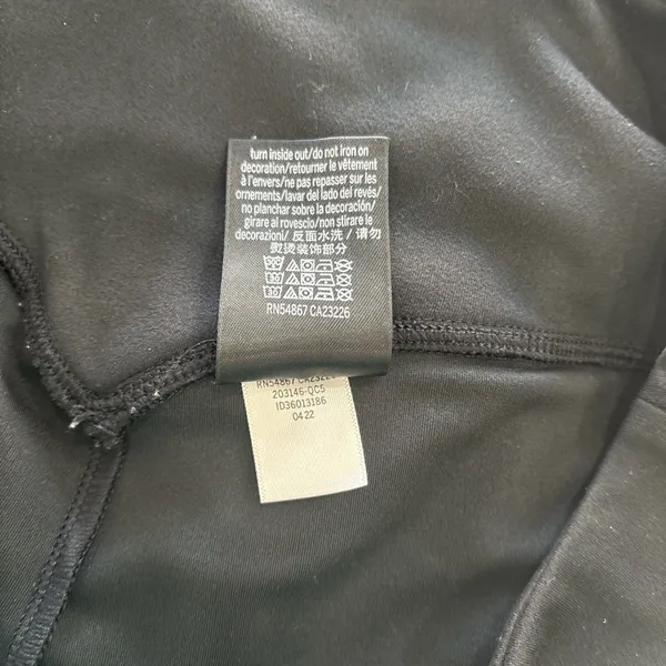 Victoria secrets Black High-Waisted Leggings size M in black with side pockets - Image 7