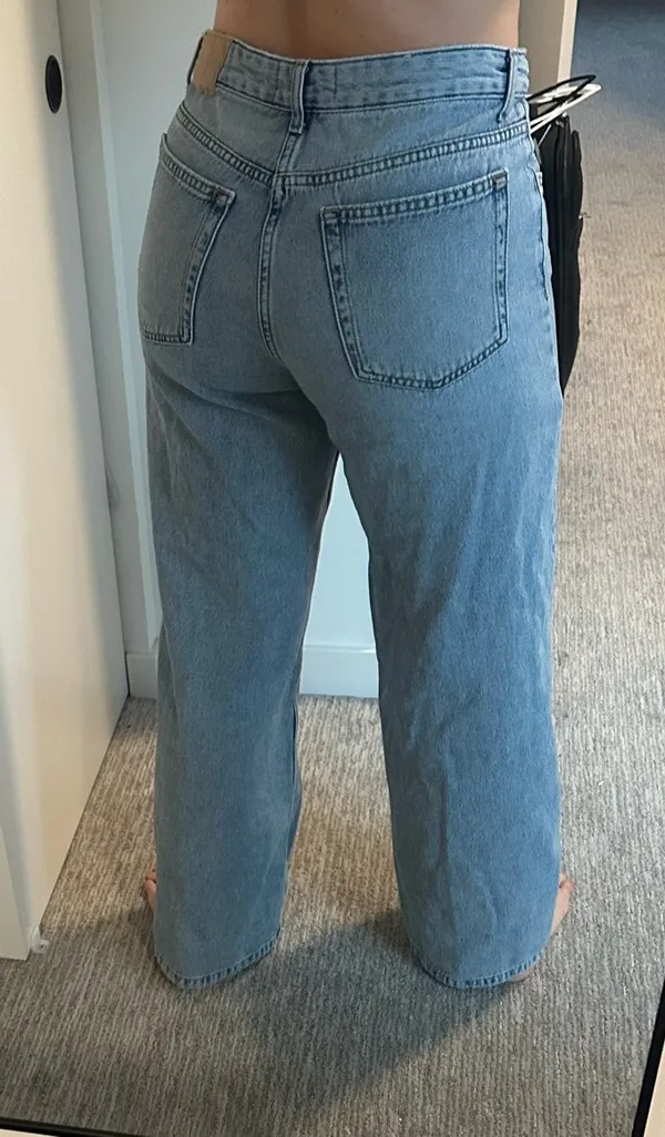 Pull and bear size 4 flare jeans - Image 2
