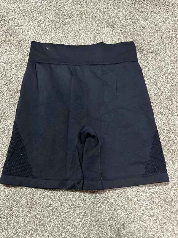 aerie Black High-Rise Seamless Bike Shorts with Vent Panels - Image 2