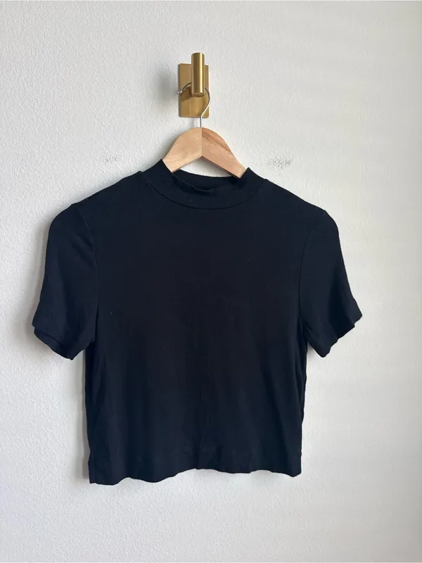 Babaton Aritzia Gonzalo Hip T-Shirt Black Ribbed Mock Neck Medium - Image 5
