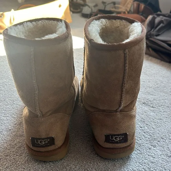 UGG Classic short. Chestnut. Size 8 - Image 5