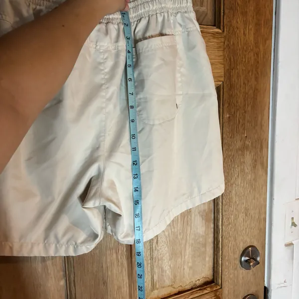 Nike Cream Athletic Shorts Relaxed Fit size XL - Image 6