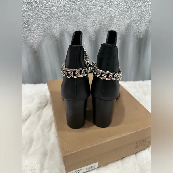 NEW Steve Madden Linking Black Faux Leather Ankle Booties - Image 6