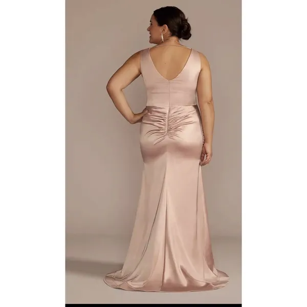 David's Bridal GALINA SIGNATURE Women’s Stretch Satin Ruched Mermaid Dress Black Size 2 EUC - Image 2